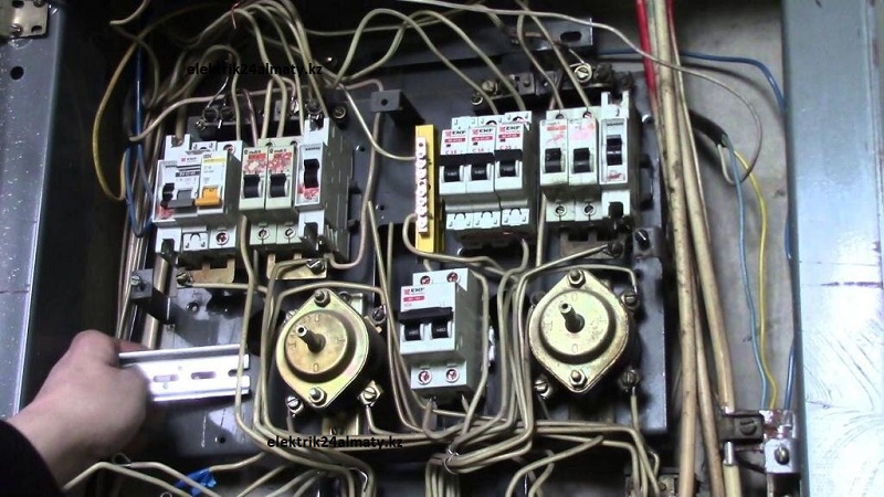 цена установки двух полюсного автомата на 25 ампер Заменить автомат в щите